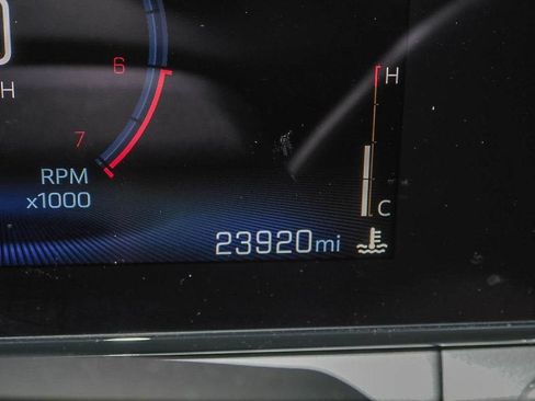 Certified 2025 Chevrolet Trax LT w/ Driver Confidence Package FWD image 17