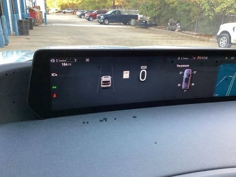 New 2025 Ford Expedition Active image 57