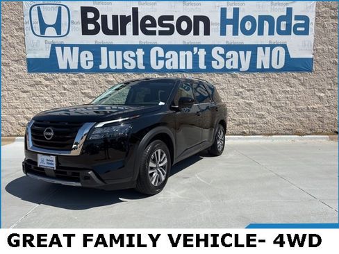 Used 2025 Nissan Pathfinder SL image 1