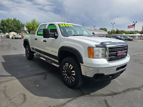 Used 2013 GMC Sierra 2500 W/T AWD/4WD image 4