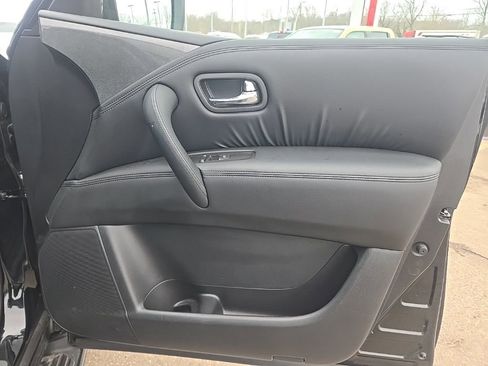 Used 2024 Nissan Armada SL w/ Midnight Edition Package image 32