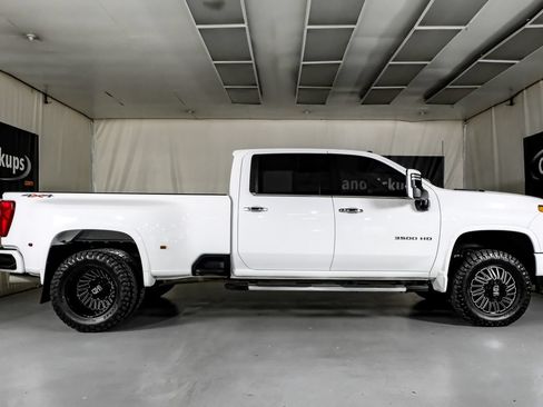 Used 2022 Chevrolet Silverado 3500 LTZ w/ LTZ Plus Package AWD/4WD image 6