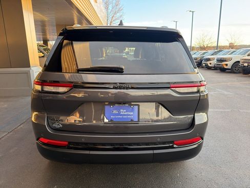 Used 2023 Jeep Grand Cherokee Altitude image 12