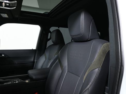 Used 2024 Lexus GX 550 AWD/4WD image 15