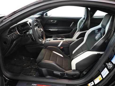 Used 2021 Ford Mustang Shelby GT500 w/ Carbon Fiber Track Pack RWD image 57