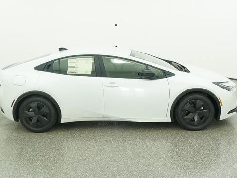 New 2026 Toyota Prius Plug-In Hybrid FWD image 11