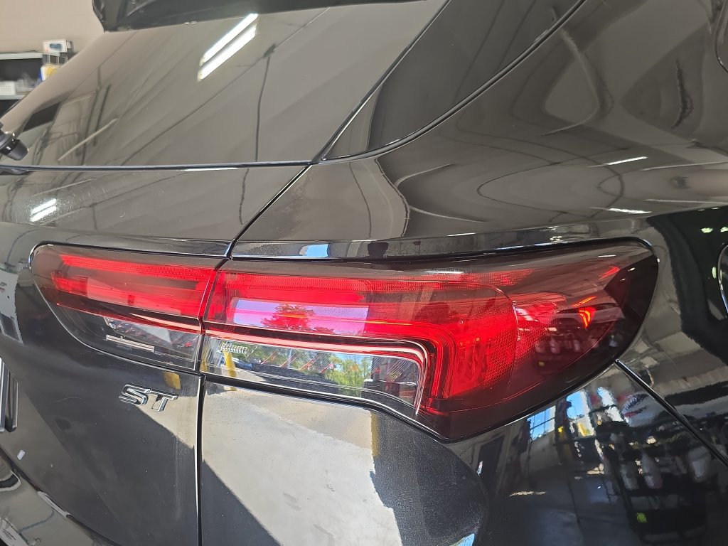 Used 2023 Buick Envision Essence w/ Sport Touring Package AWD/4WD image 34