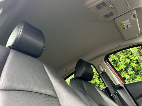 Used 2020 Toyota Yaris XLE image 36