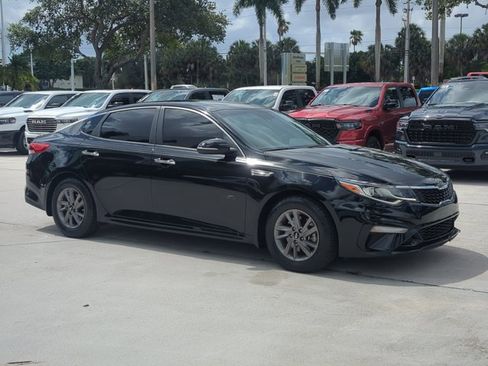 Used 2020 Kia Optima LX FWD image 3