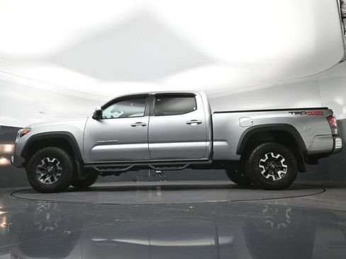 Used 2023 Toyota Tacoma TRD Off-Road AWD/4WD image 31