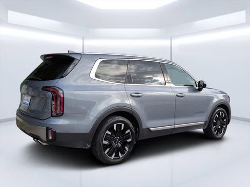 Used 2025 Kia Telluride SX w/ SX Captain's Chair Package FWD image 3