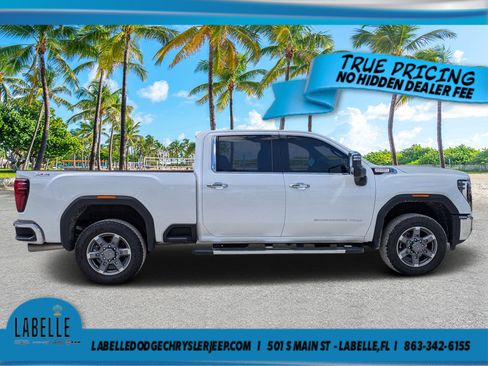 Used 2025 GMC Sierra 2500 SLT w/ SLT Premium Package AWD/4WD image 2