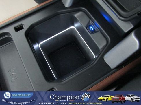 Used 2024 Land Rover Defender 110 X-Dynamic SE AWD/4WD image 44