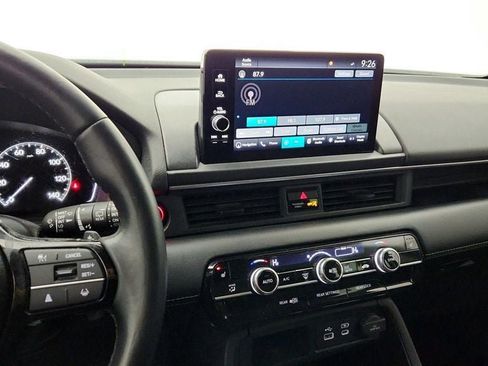 Used 2023 Honda Pilot Touring image 18