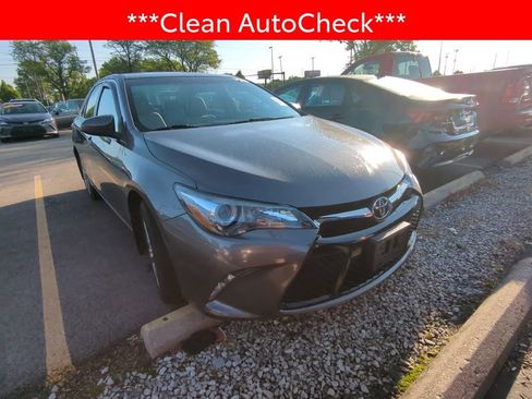 Used 2015 Toyota Camry SE FWD image 3