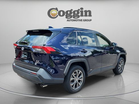 Used 2023 Toyota RAV4 XLE Premium AWD/4WD image 5