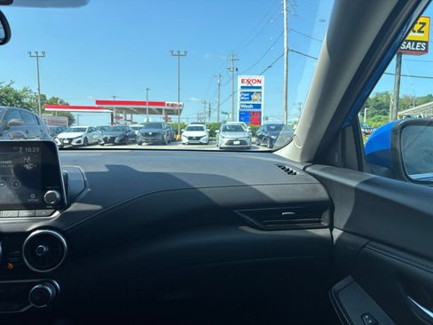Used 2025 Nissan Sentra SV FWD image 32