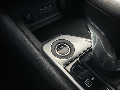 Used 2025 Nissan Sentra SV FWD image 18