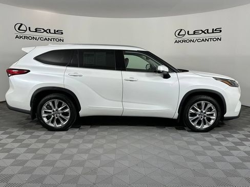 Used 2023 Toyota Highlander Limited AWD/4WD image 6