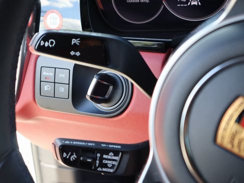 Used 2022 Porsche Cayenne GTS image 33