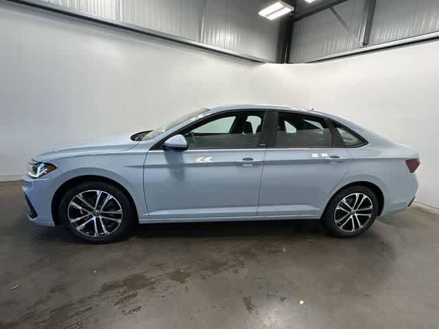 Used 2026 Volkswagen Jetta Sport FWD image 2