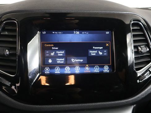 Used 2020 Jeep Compass Latitude AWD/4WD image 38