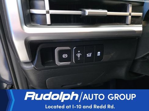 Used 2025 Hyundai Santa Fe SEL FWD image 13