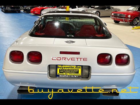 Used 1996 Chevrolet Corvette Coupe RWD image 5