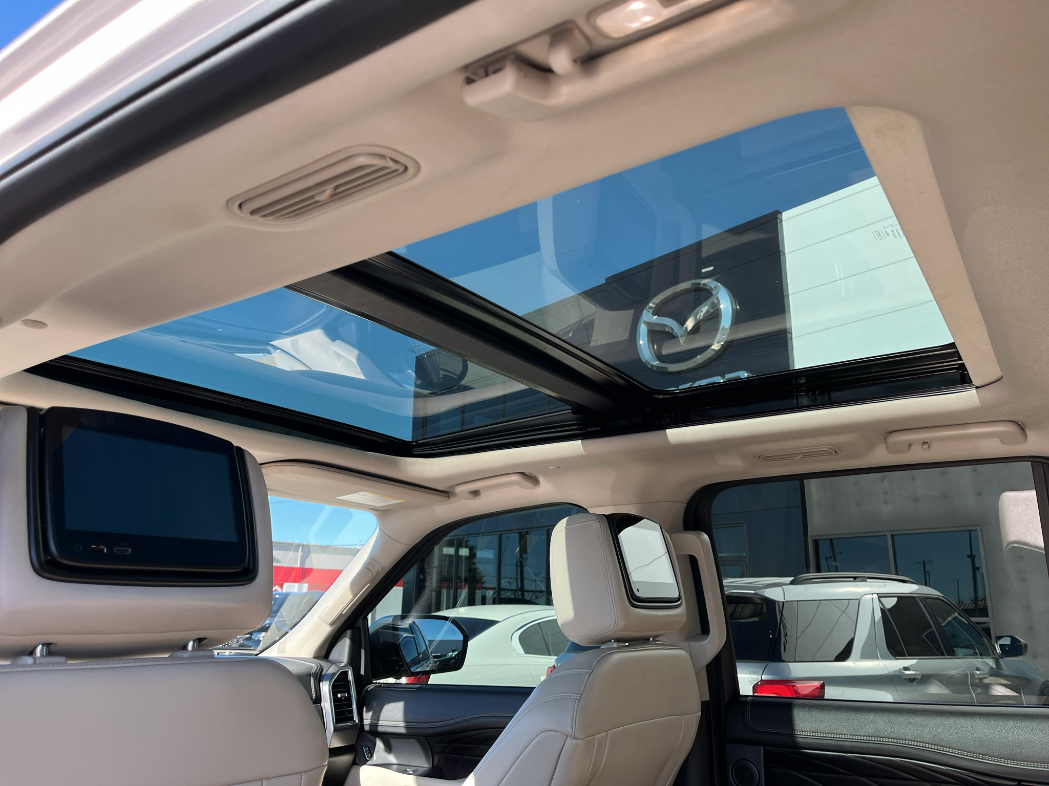Used 2018 Ford Expedition Max Platinum AWD/4WD image 39