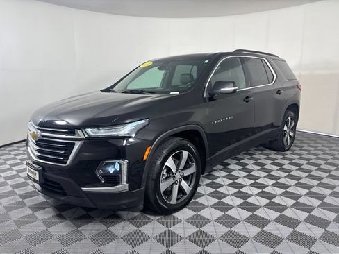 Used 2022 Chevrolet Traverse LT w/ LT Premium Package AWD/4WD image 35