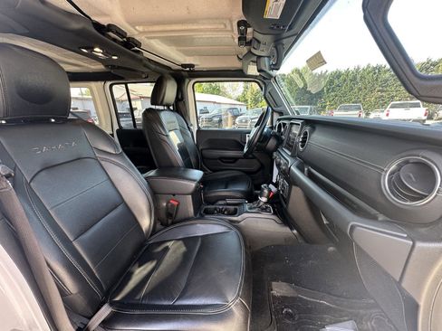 Used 2023 Jeep Wrangler Unlimited Sahara w/ Cold Weather Group AWD/4WD image 20