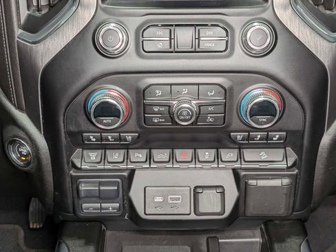 Used 2023 GMC Sierra 3500 Denali w/ Denali Ultimate Package image 19