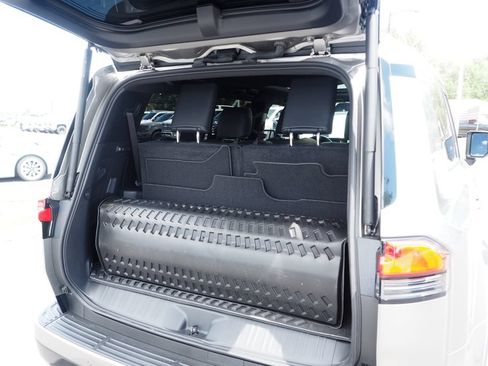 Used 2025 Lexus GX 550 w/ Accessory Package (31) AWD/4WD image 19