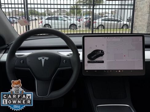 Used 2024 Tesla Model Y Long Range AWD/4WD image 6