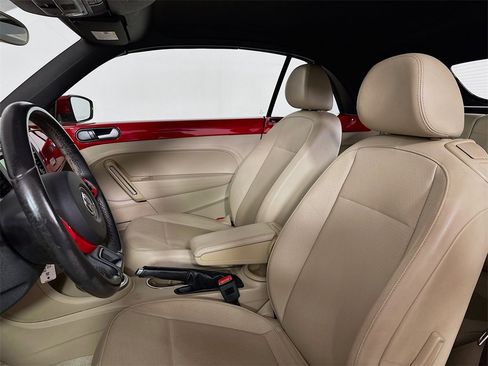 Used 2015 Volkswagen Beetle 1.8T image 8