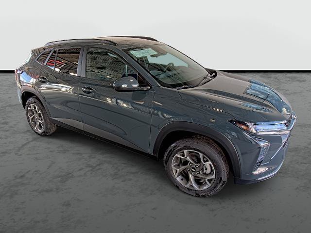 New 2026 Chevrolet Trax LT w/ Driver Confidence Package FWD image 5