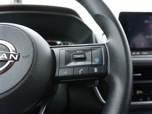 Used 2023 Nissan Rogue SV AWD/4WD image 22