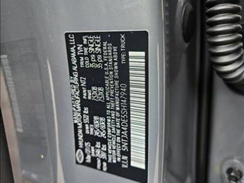 Certified 2025 Hyundai Santa Cruz SE image 25