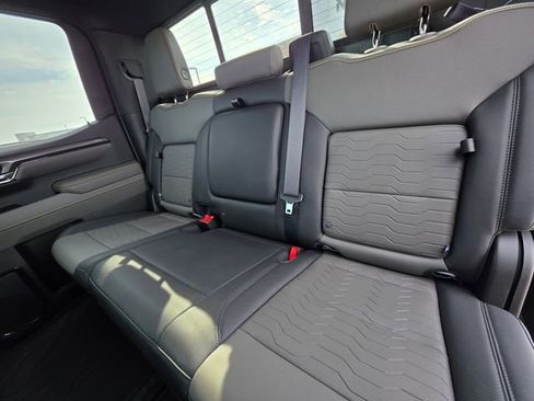 Used 2022 Chevrolet Silverado 1500 ZR2 w/ Technology Package image 15