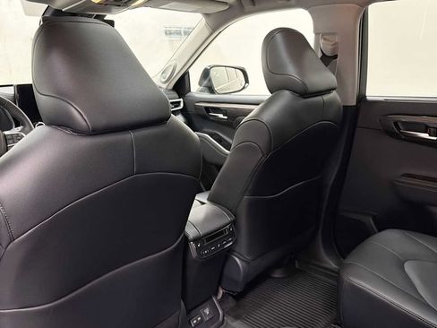 Certified 2026 Toyota Highlander Platinum AWD/4WD image 27
