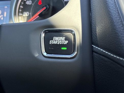 Used 2022 GMC Acadia SLE w/ Driver Convenience Package image 13