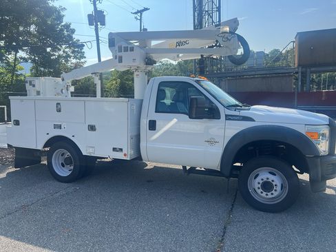 Used 2015 Ford F550 2WD Regular Cab Super Duty w/ Snow Plow Prep Package image 4