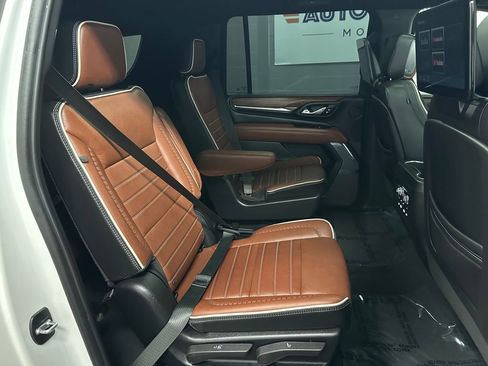 Used 2024 GMC Yukon XL Denali Ultimate AWD/4WD image 21