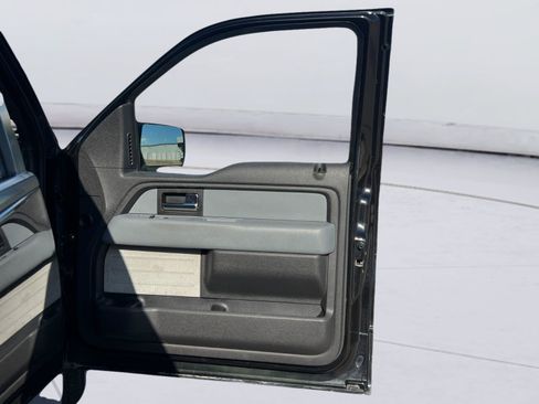 Used 2014 Ford F150 XLT w/ Equipment Group 302A Luxury AWD/4WD image 30
