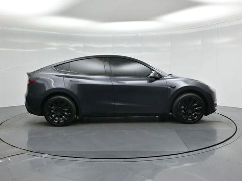 Used 2024 Tesla Model Y Long Range image 22