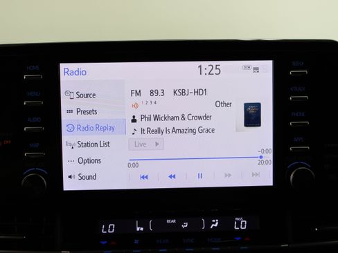 Used 2024 Toyota Sienna XLE Woodland Edition AWD/4WD image 19