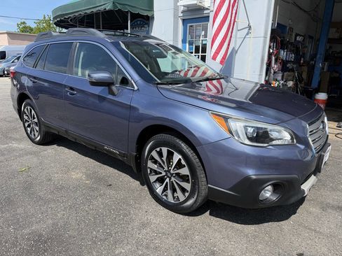 Used 2017 Subaru Outback 2.5i Limited AWD/4WD image 3