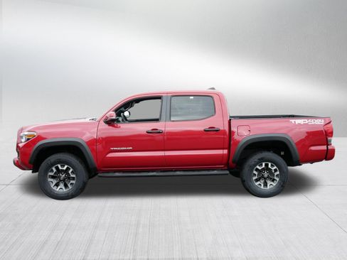 Used 2016 Toyota Tacoma TRD Off-Road w/ Premium & Technology Package AWD/4WD image 4