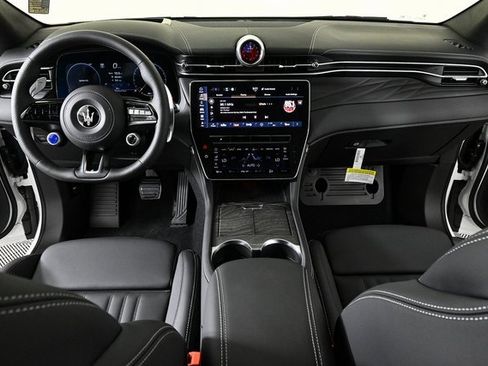 New 2025 Maserati Grecale Modena image 20