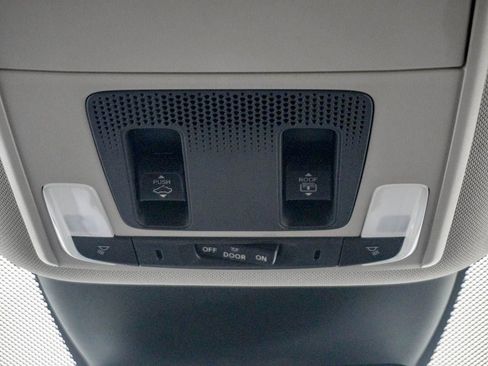 Used 2025 Honda Pilot Elite image 29